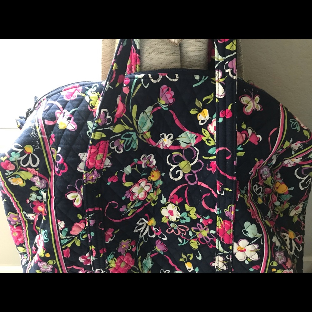 Vera Bradley Weekender - Picture 4 of 7